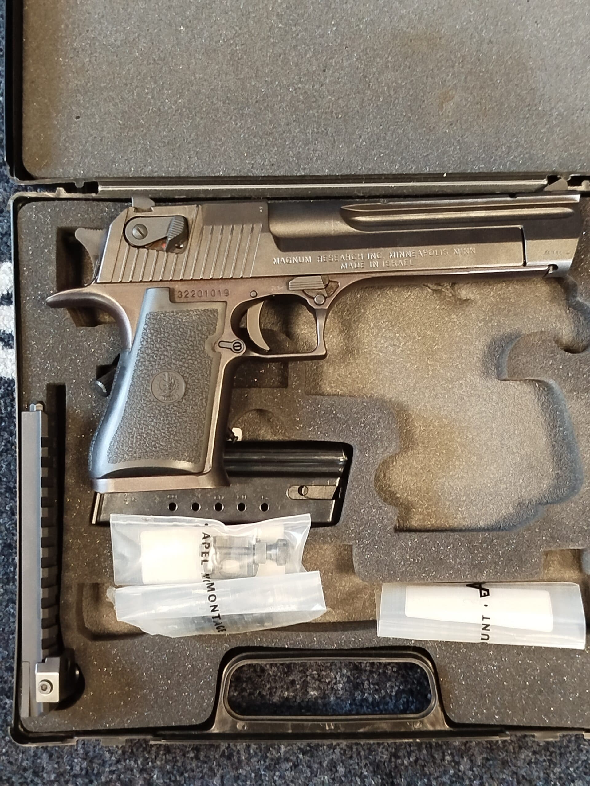 DESERT EAGLE 44MAG