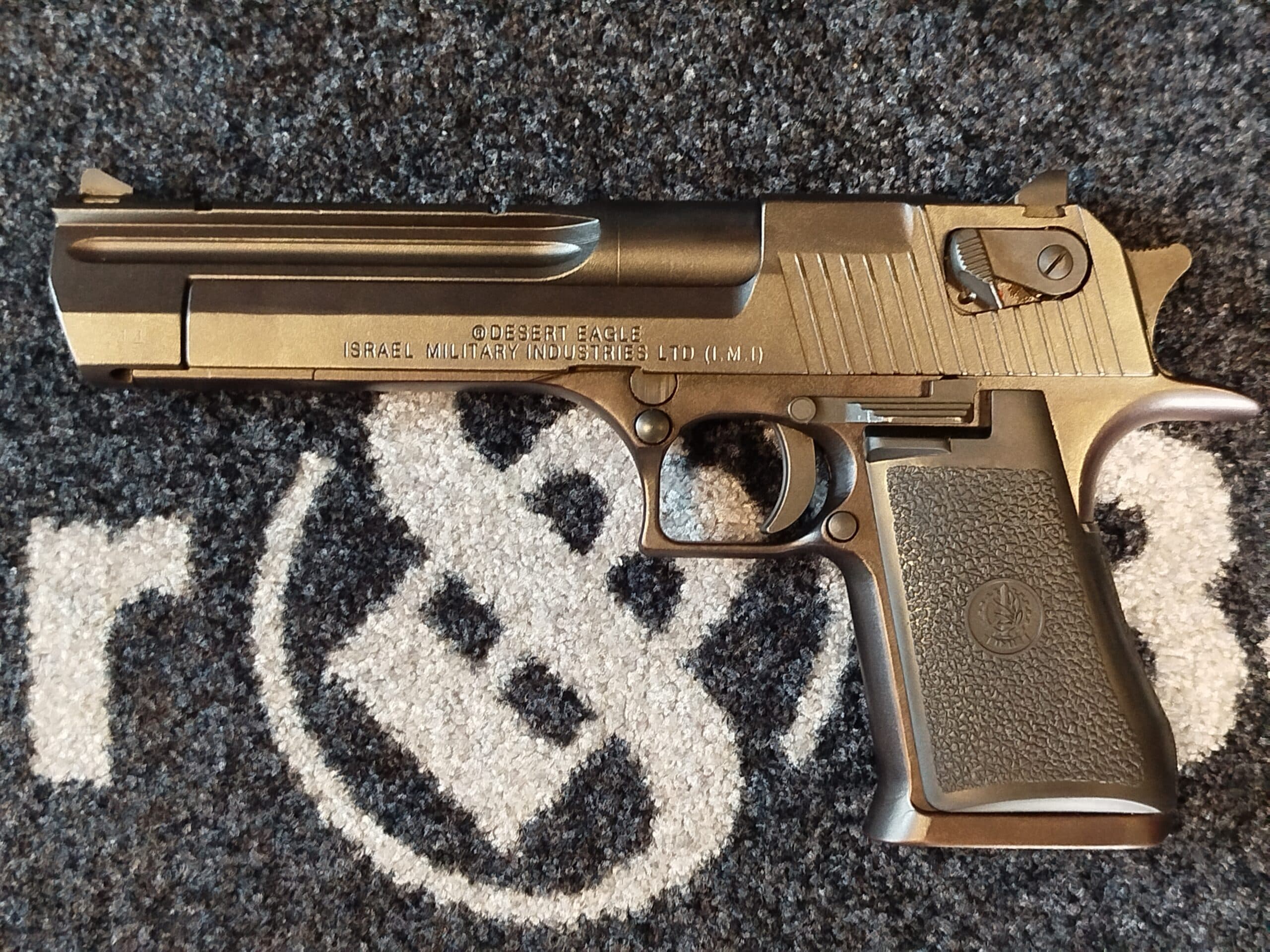 DESERT EAGLE 44MAG