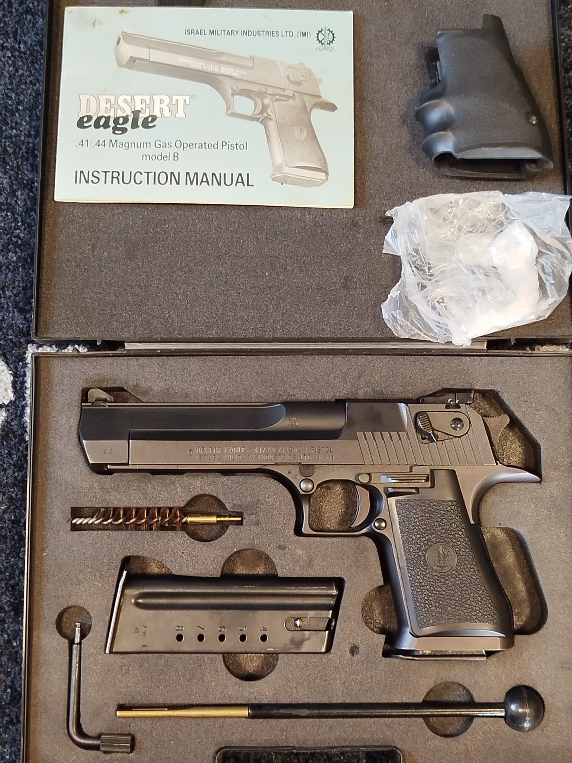 DESERT EAGLE 44MAG