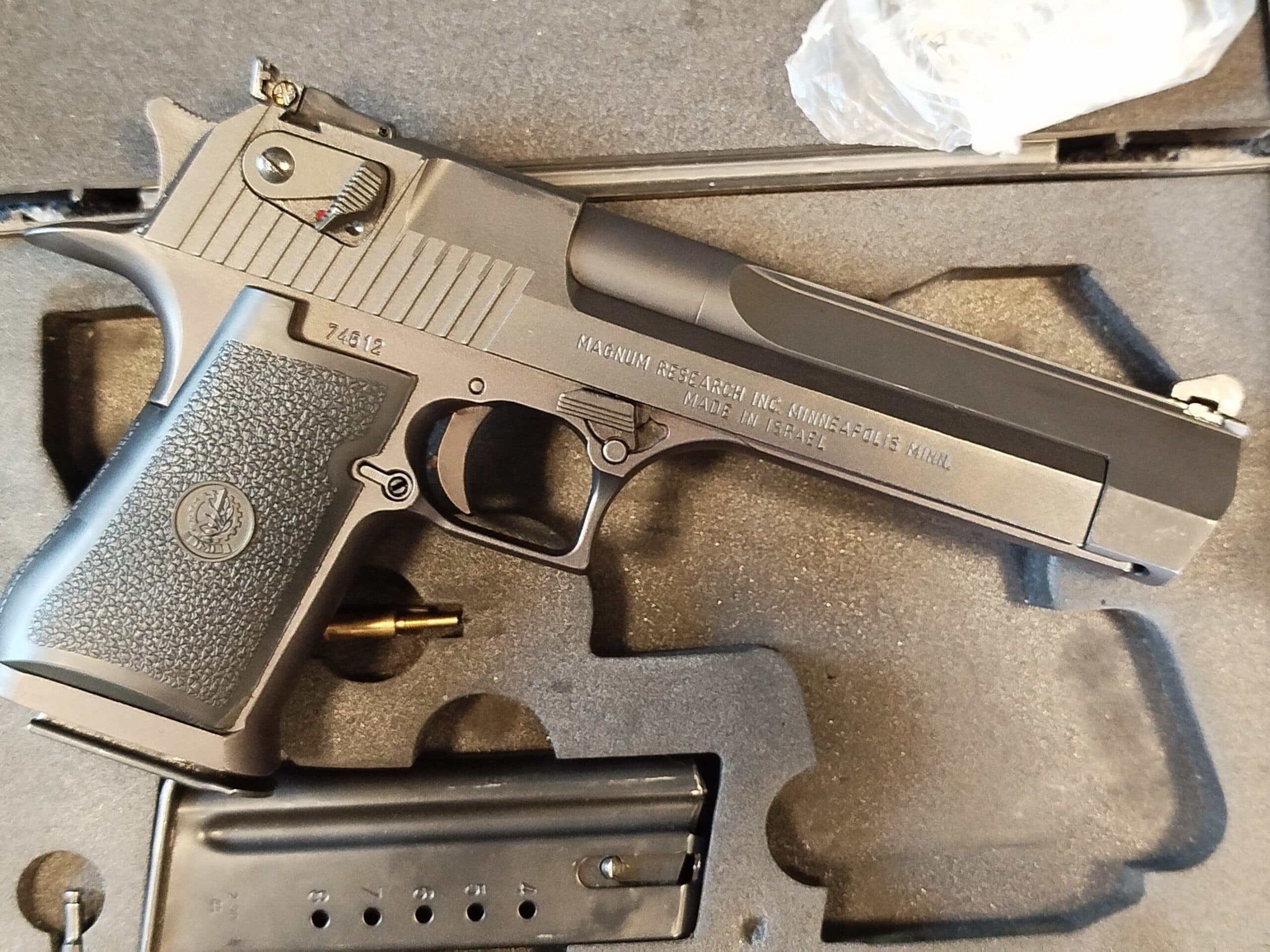 DESERT EAGLE 44MAG
