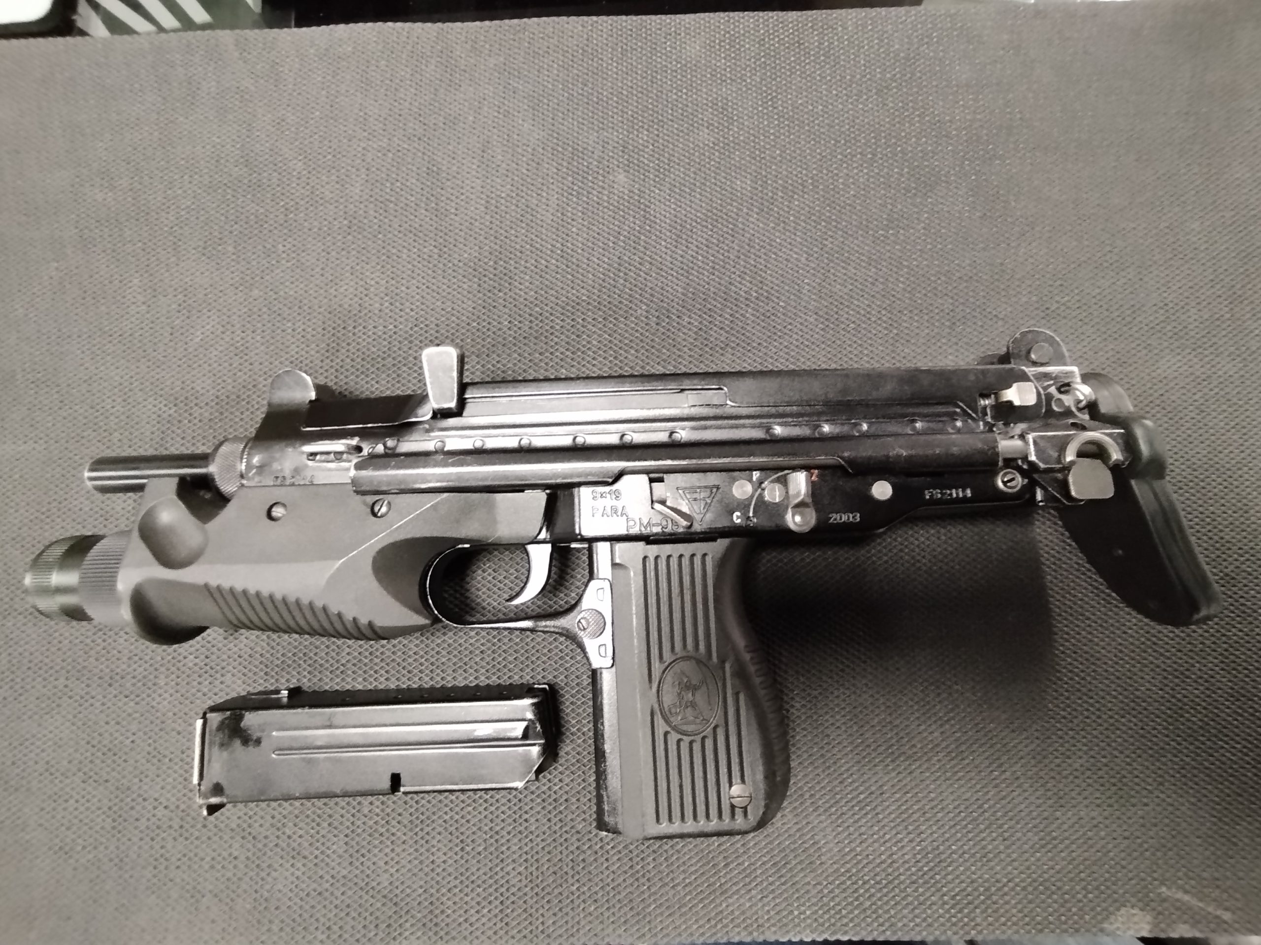 IMG_20251124_163718 Glauberyt PM 98 9X19 FULL AUTO!!! - obrazek 1