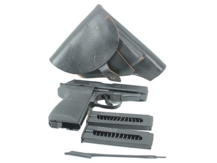 Pistolet samopowtarzalny P-83 kal. 9mm Makarow, 2 mag. 8-nabojowym